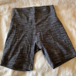 Align shorts 6” EUC size 4